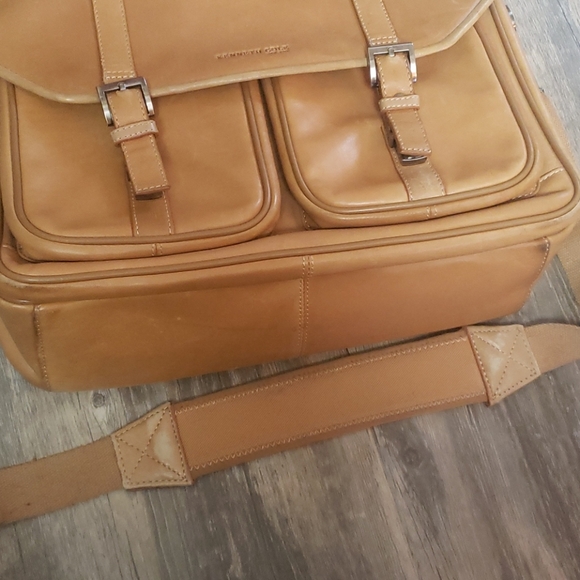 Kenneth Cole Leather messenger computer bag - Picture 6 of 16